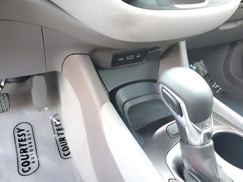 Used 2022 Chevrolet Malibu LS image 16