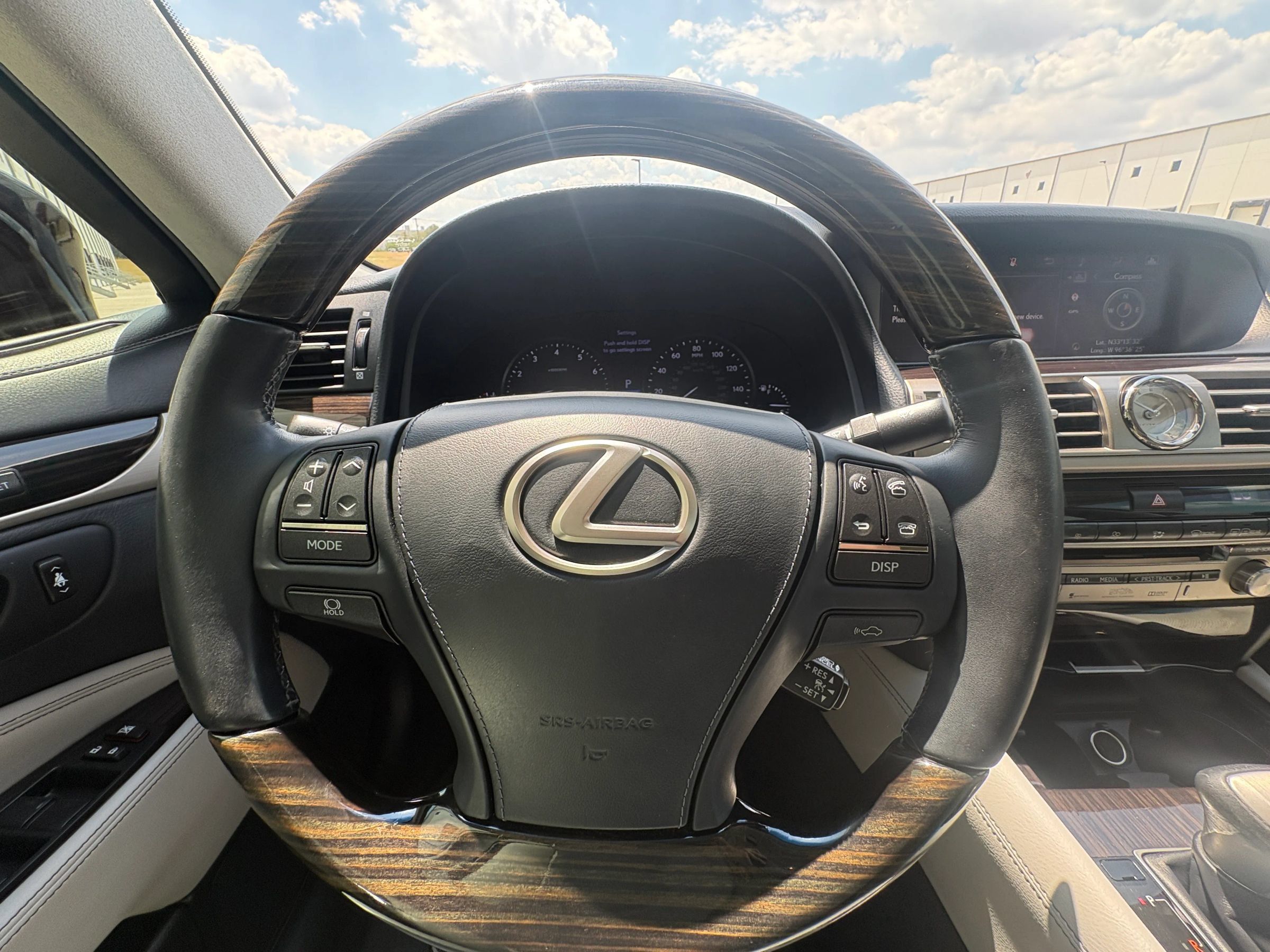 Used 2015 Lexus LS 460 w/ Ultra Luxury Package RWD image 8