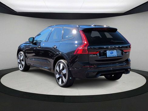 Used 2025 Volvo XC60 T8 Ultra image 6