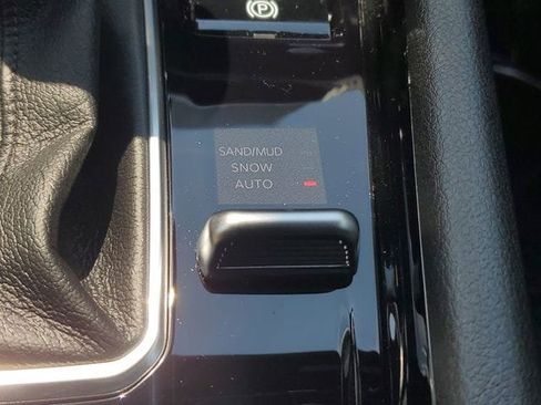 New 2025 Jeep Compass Limited w/ Sun & Sound Group image 33