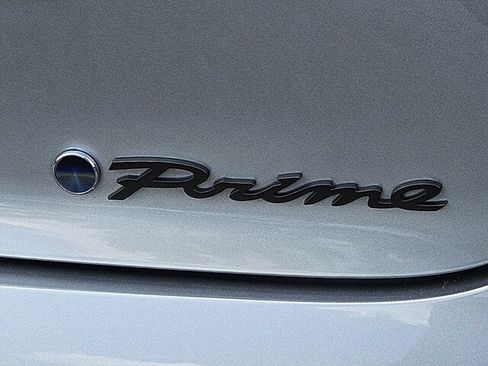 Used 2023 Toyota Prius Prime Premium FWD image 33