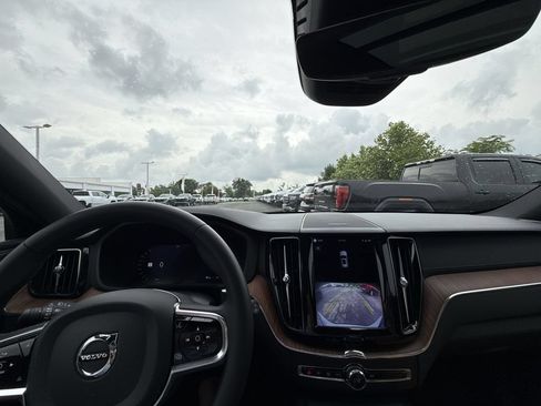 Used 2023 Volvo XC60 B5 Ultimate w/ Climate Package FWD image 27