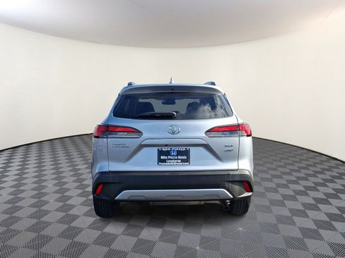 Used 2023 Toyota Corolla Cross XLE image 6