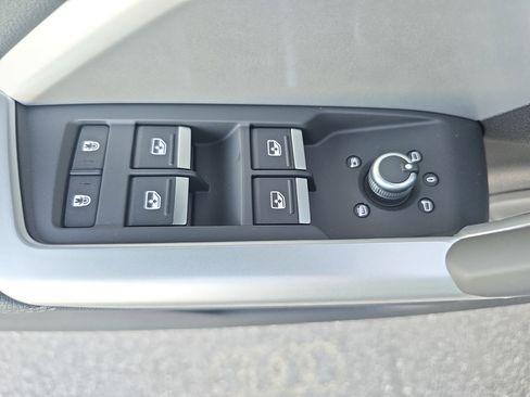 New 2025 Audi Q3 2.0T Premium image 25