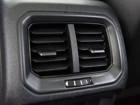 Used 2023 Volkswagen Taos SE w/ Panoramic Sunroof Package AWD/4WD image 24