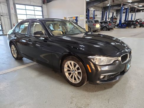 Used 2018 BMW 320i xDrive Sedan image 2