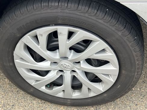Used 2019 Toyota Corolla LE FWD image 22