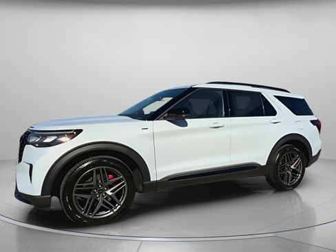 New 2026 Ford Explorer ST-Line w/ ST-Line Street Pack image 13