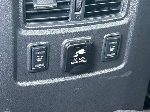 Used 2017 Nissan Titan Platinum Reserve RWD image 26