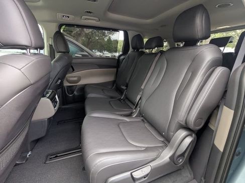 New 2027 Kia Carnival SX FWD image 17
