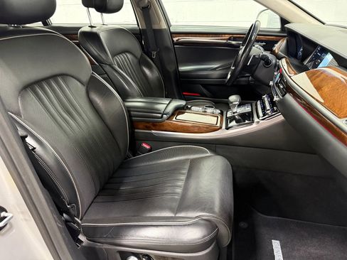 Used 2017 Genesis G90 3.3T Premium image 11