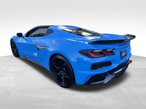 Used 2023 Chevrolet Corvette Z06 w/ Stealth Interior Trim Package RWD image 3