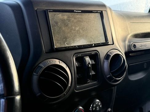 Used 2015 Jeep Wrangler Unlimited Sport w/ Quick Order Package 24S image 15