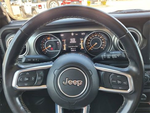 Used 2020 Jeep Wrangler Unlimited Sahara image 28
