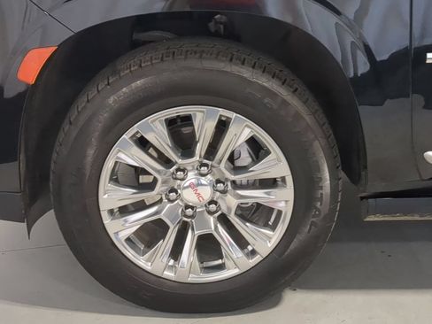 Used 2023 GMC Yukon Denali AWD/4WD image 17