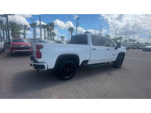 Used 2022 Chevrolet Silverado 2500 LTZ w/ LTZ Plus Package AWD/4WD image 2