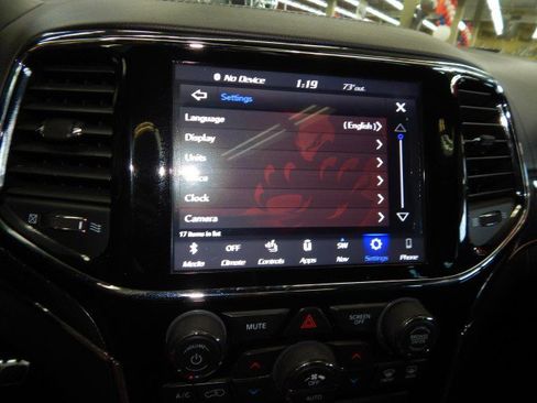 Used 2020 Jeep Grand Cherokee SRT image 30