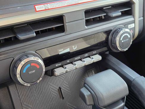 Certified 2025 Toyota Tacoma SR5 image 31