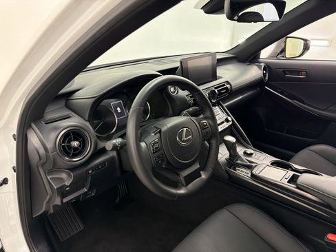 Used 2025 Lexus IS 300 w/ Comfort Package RWD image 4