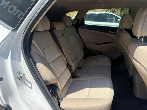 Used 2016 Hyundai Tucson SE w/ Option Group 02 FWD image 16