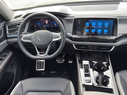 New 2026 Volkswagen Atlas Peak Edition image 10