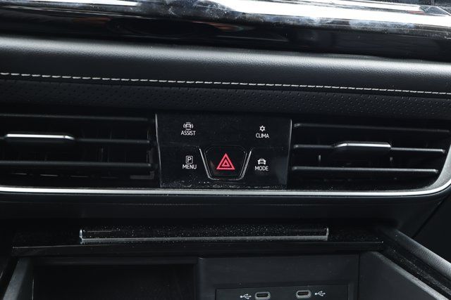 Used 2024 Volkswagen Atlas SE AWD/4WD image 18