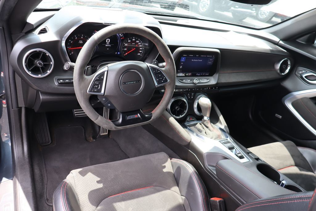 Used 2022 Chevrolet Camaro ZL1 RWD image 5