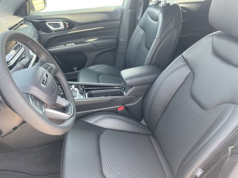 New 2026 Jeep Compass Latitude image 19