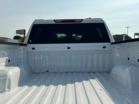 Used 2025 GMC Sierra 1500 SLT AWD/4WD image 10