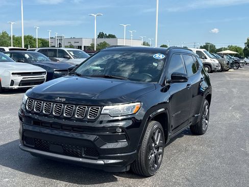Used 2024 Jeep Compass Limited w/ High Altitude Package AWD/4WD image 6