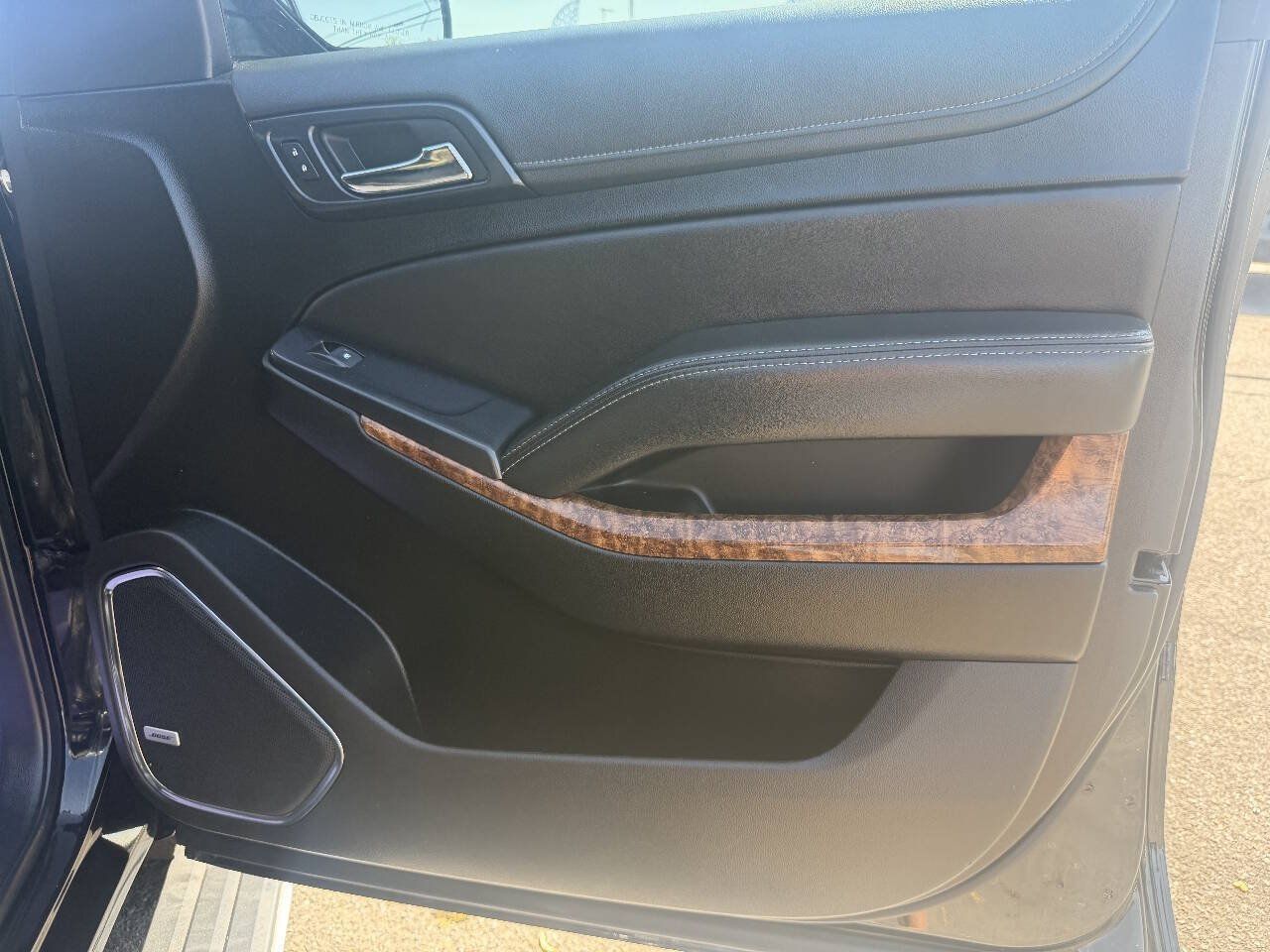 Used 2020 Chevrolet Suburban Premier RWD image 2