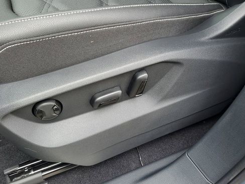 New 2026 Volkswagen Atlas SE FWD image 18