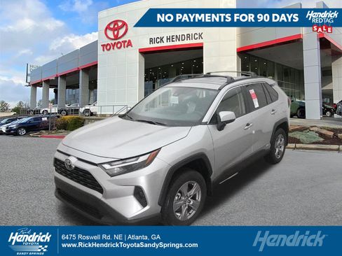 Used 2025 Toyota RAV4 XLE image 1