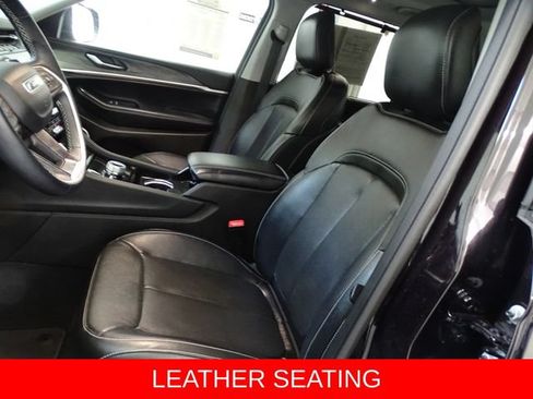 Used 2022 Jeep Grand Cherokee L Limited w/ Luxury Tech Group II AWD/4WD image 2