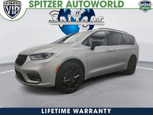 New 2026 Chrysler Pacifica Limited w/ S Appearance Package AWD/4WD image 1