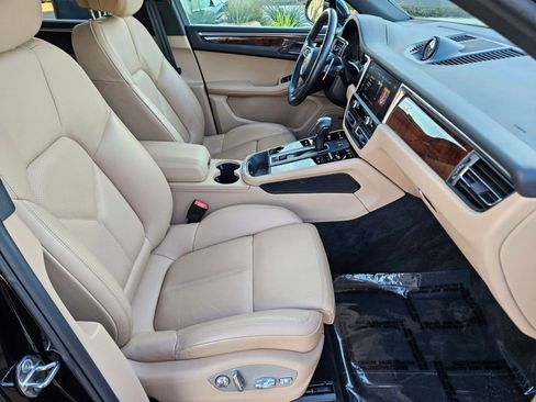 Certified 2023 Porsche Macan S AWD/4WD image 20