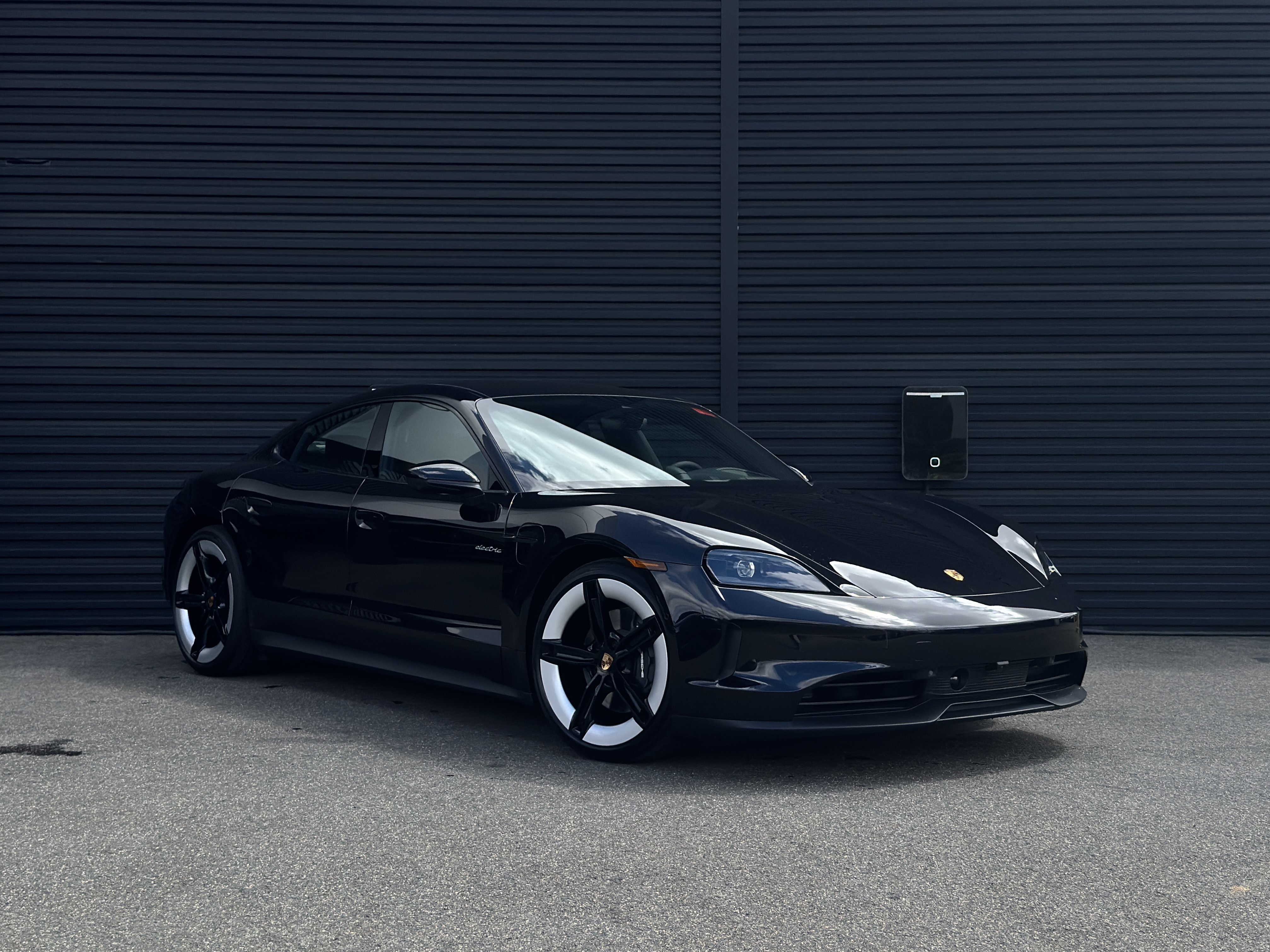 Used 2025 Porsche Taycan AWD/4WD image 10