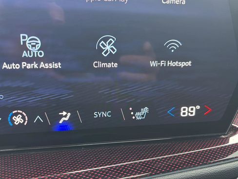 Used 2024 Chevrolet Traverse Z71 w/ Enhanced Driving Package image 32