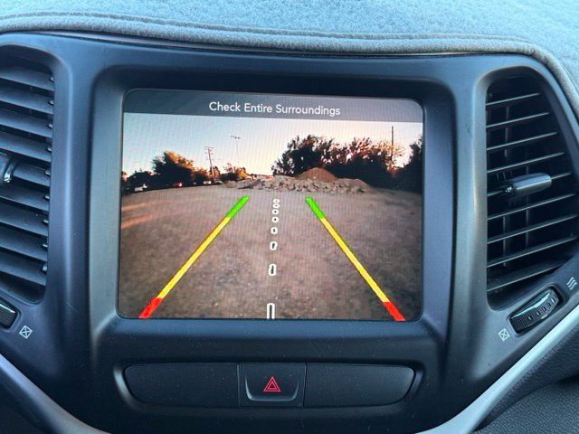 Used 2017 Jeep Cherokee Trailhawk w/ Comfort/Convenience Group AWD/4WD image 20