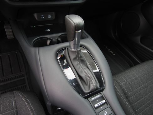 Used 2026 Honda HR-V LX image 19