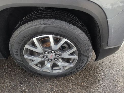 Used 2020 GMC Acadia SLE w/ LPO, Floor Liner Package image 10