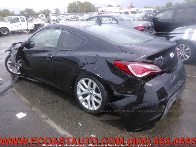 Used 2013 Hyundai Genesis 2.0T RWD image 2