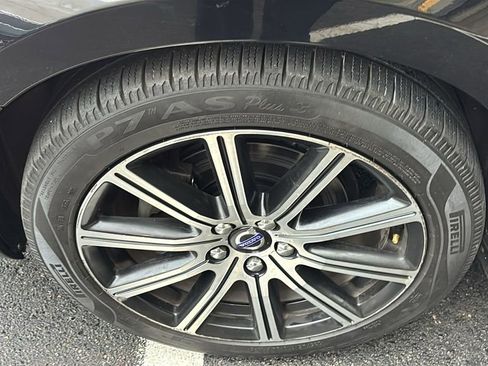 Used 2018 Volvo S60 T5 Inscription image 35