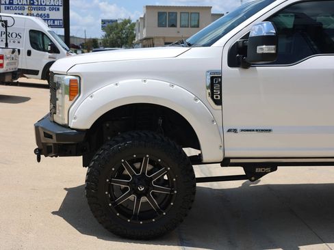 Used 2018 Ford F250 King Ranch w/ King Ranch Ultimate Package AWD/4WD image 12
