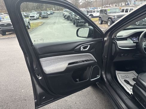 Used 2022 Jeep Compass Latitude w/ Sun and Sound Group image 15