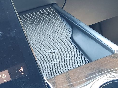 New 2026 Cadillac Escalade Platinum Sport w/ LPO, Floor Liner Package AWD/4WD image 32
