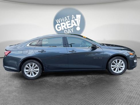 Used 2020 Chevrolet Malibu LT FWD image 2
