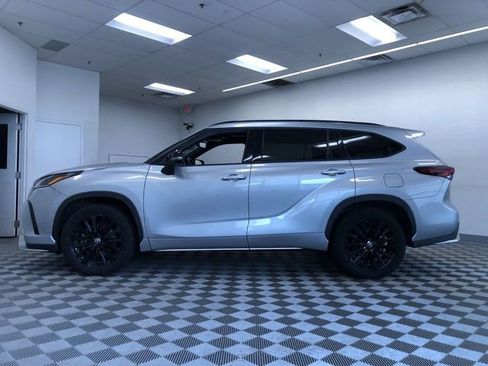 Certified 2025 Toyota Highlander XSE AWD/4WD image 11