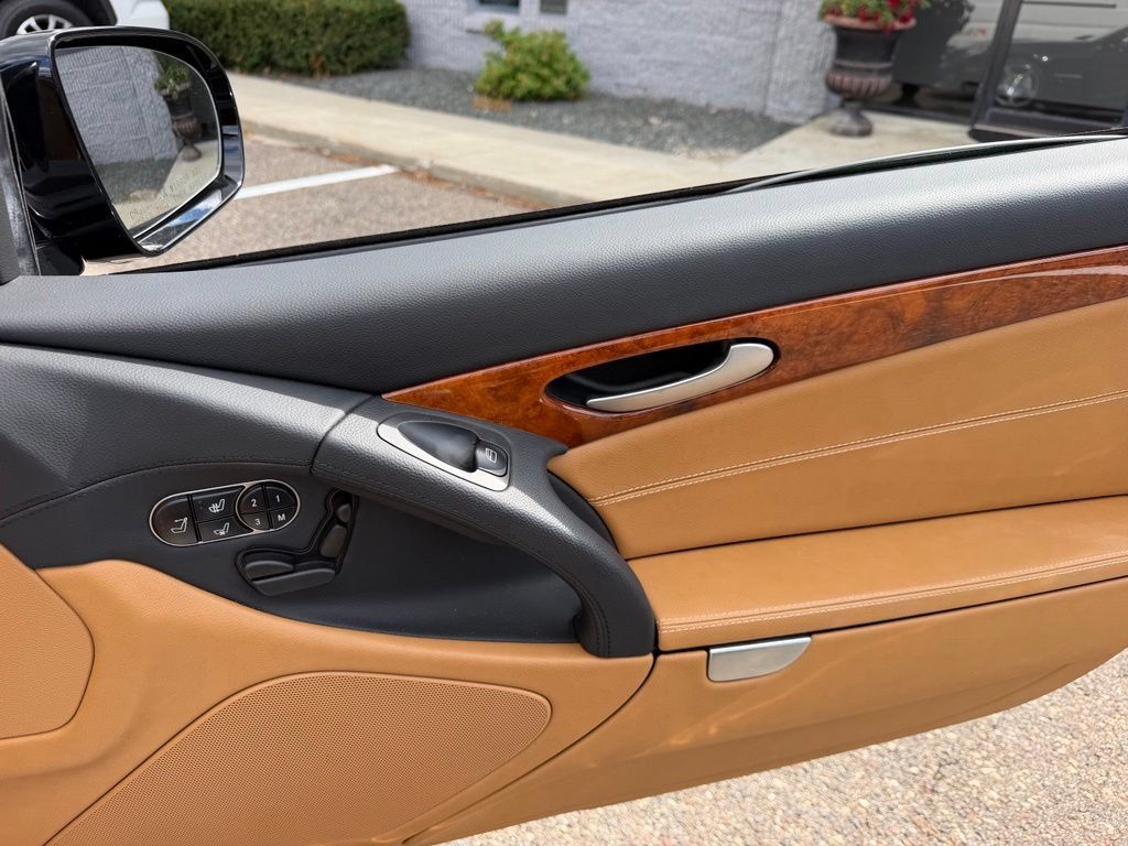 Used 2012 Mercedes-Benz SL 550 image 36