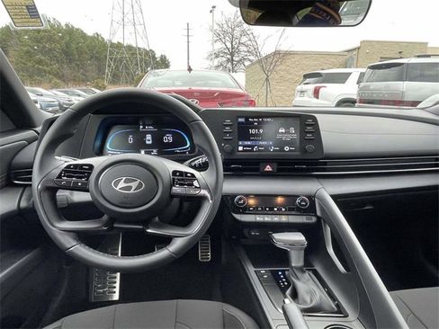 Certified 2025 Hyundai Elantra Sport image 10